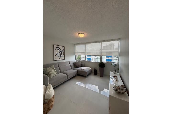 Cv2r+3g8 Guaynabo 00966 PR