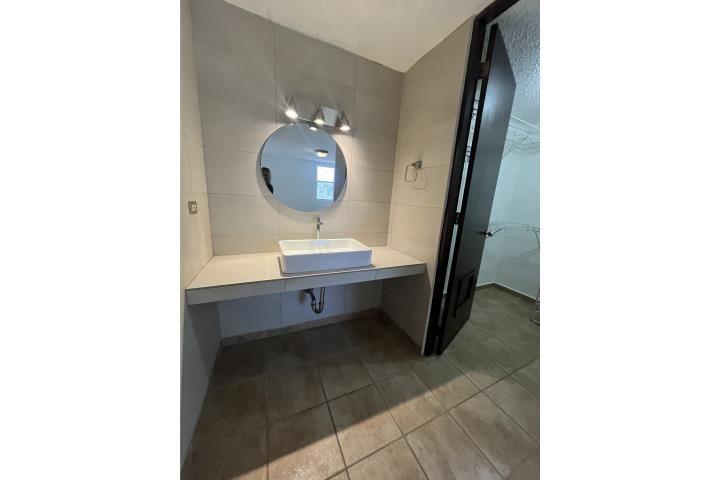 Cv2g+9w8 Guaynabo 00966 PR