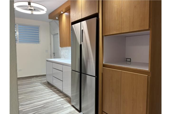 100 Av. San Patricio Guaynabo 00968 PR