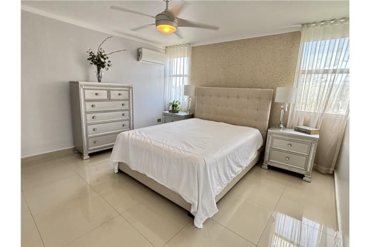 Cv2r+3g8 Guaynabo 00966 PR