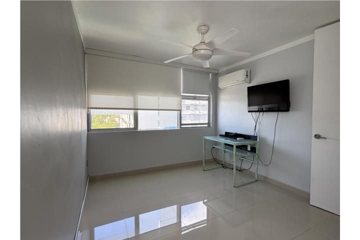 Cv2r+3g8 Guaynabo 00966 PR