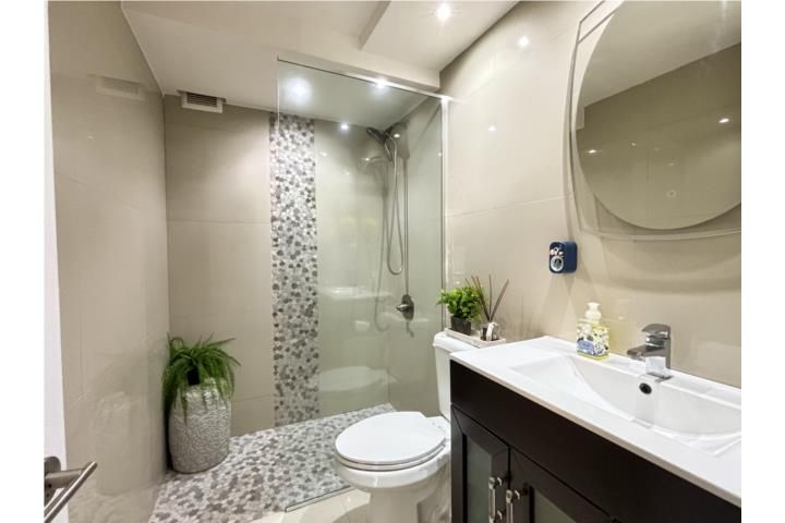 Cv2r+3g8 Guaynabo 00966 PR