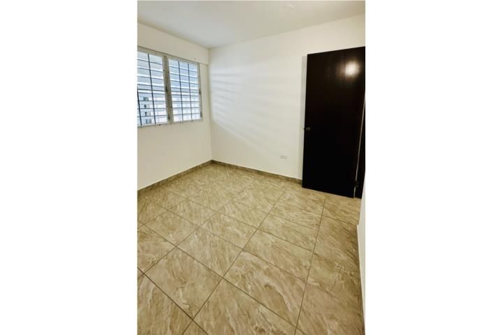 Santa Juanita Bayamon 00956 PR