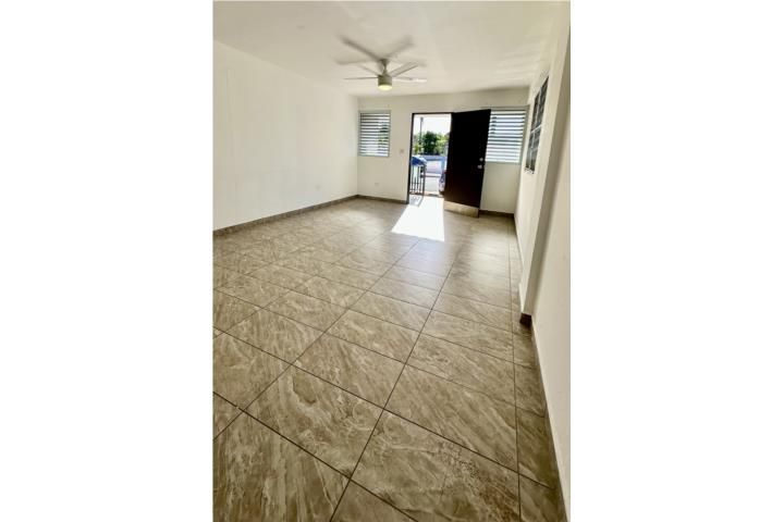 Santa Juanita Bayamon 00956 PR