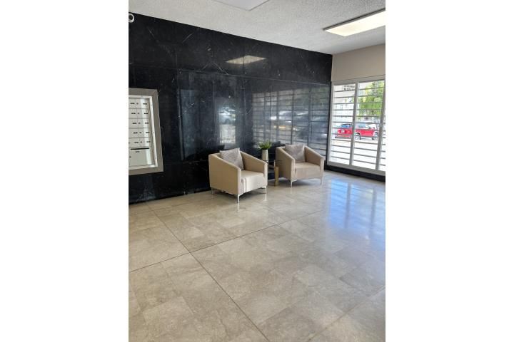 D5 Cll Ébano Guaynabo 00968 PR