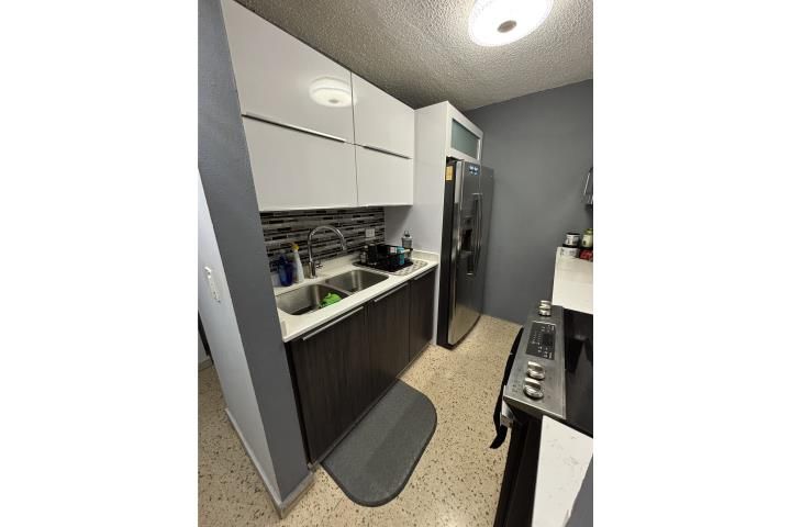 D5 Cll Ébano Guaynabo 00968 PR