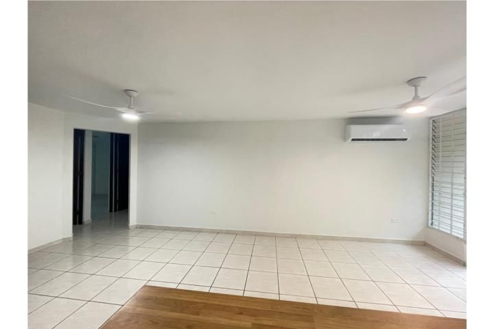 9vrg+g83 Guaynabo 00966 PR