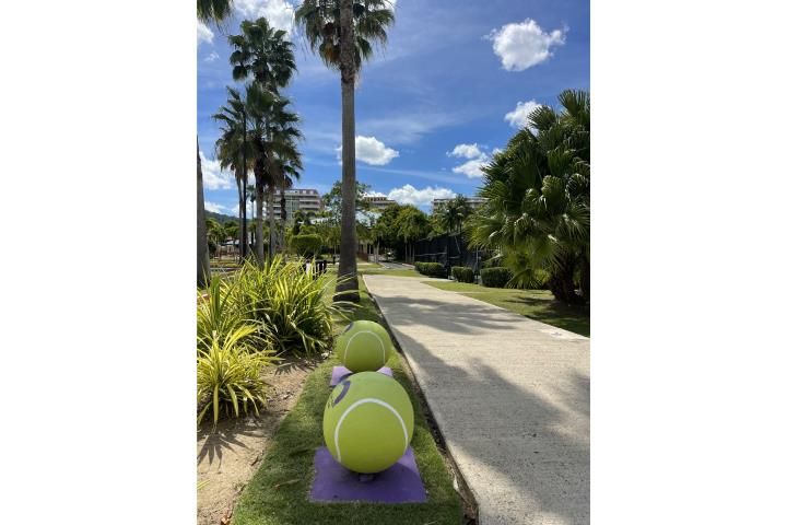 6wrm+h6w Hacienda San José Caguas 00727 PR
