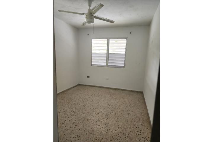 José Mercado Caguas 00725 PR