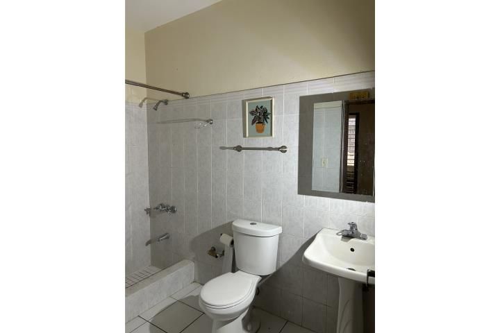 1612 Av. Juan Ponce De León San Juan 00909 PR