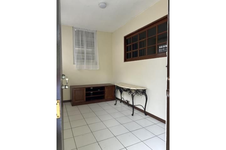 1612 Av. Juan Ponce De León San Juan 00909 PR