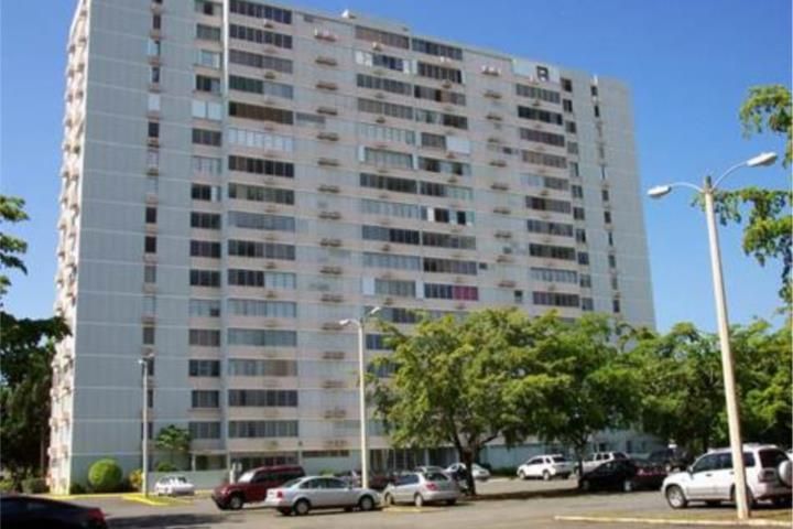 210 Av. José Oliver San Juan 00918 PR