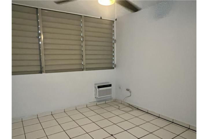 210 Av. José Oliver San Juan 00918 PR