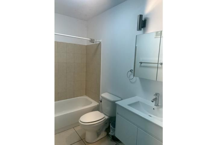 605 Boulevard De La Media Luna Carolina 00987 PR