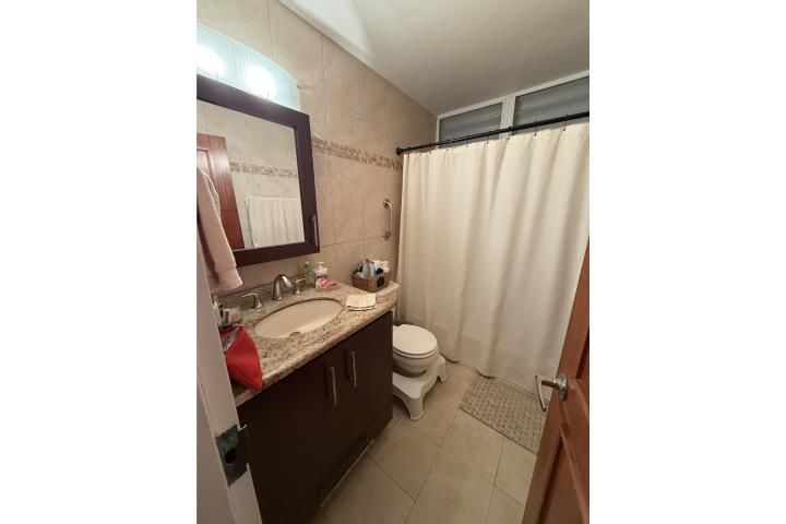 721 C. Hernández San Juan 00907 PR