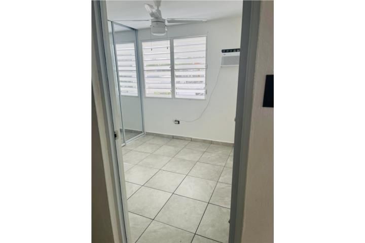 Valle Arriba Heights Carolina 00983 PR