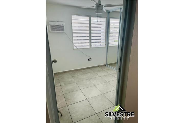 Valle Arriba Heights Carolina 00983 PR