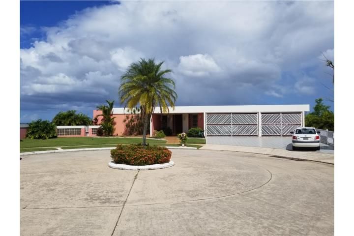 Av. Las Cumbres Toa Alta 00953 PR