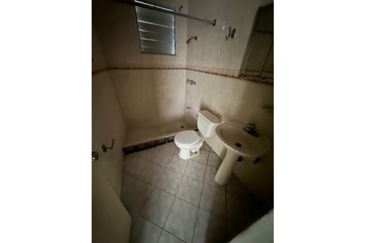C. Buena Vista Bayamon 00957 PR