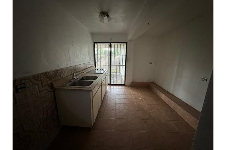 C. Buena Vista Bayamon 00957 PR