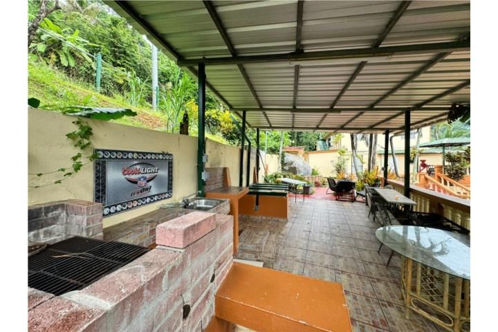 C. Guaraguao Ponce 00716 PR