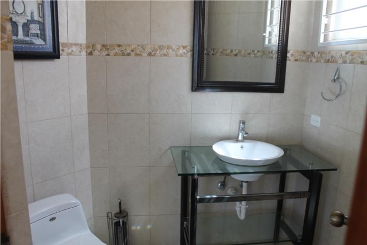 Tierras Nuevas Poniente Manati 00674 PR