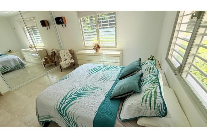Torrimar Guaynabo 00966 PR