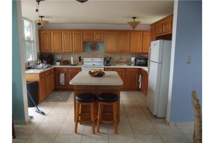 75 C. Village Key Ceiba 00735 PR