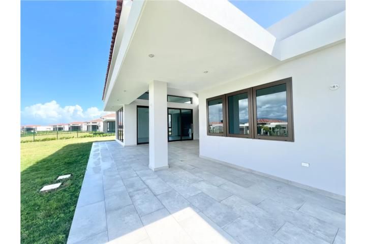 Los Lagos Drive Humacao 00791 PR
