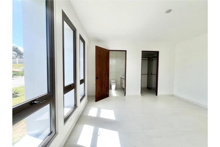 Los Lagos Drive Humacao 00791 PR