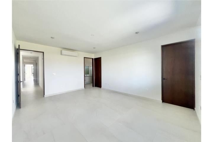 Los Lagos Drive Humacao 00791 PR
