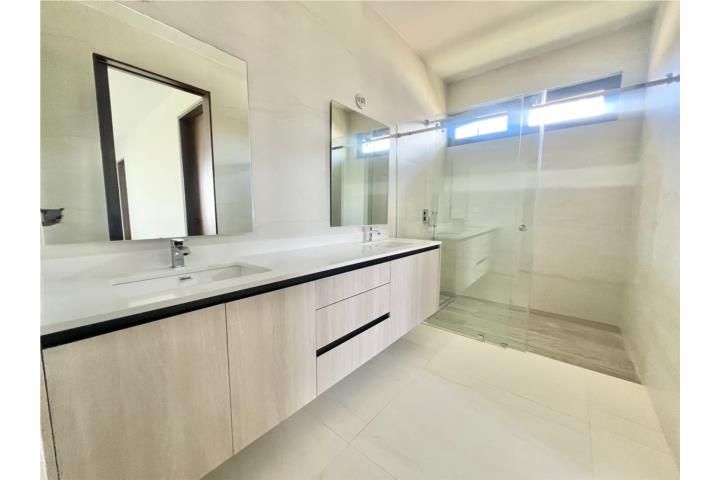 Los Lagos Drive Humacao 00791 PR