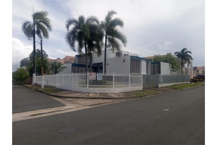 Urb. Hermanas Dávila Bayamon 00959 PR