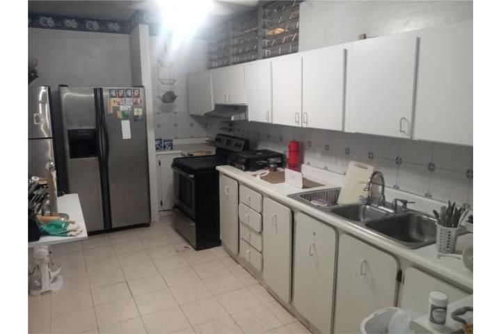 Urb. Hermanas Dávila Bayamon 00959 PR