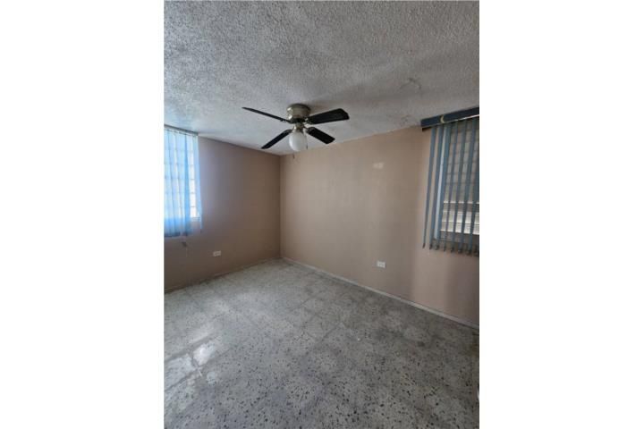 5111 Calle Zorzal Ponce 00728 PR