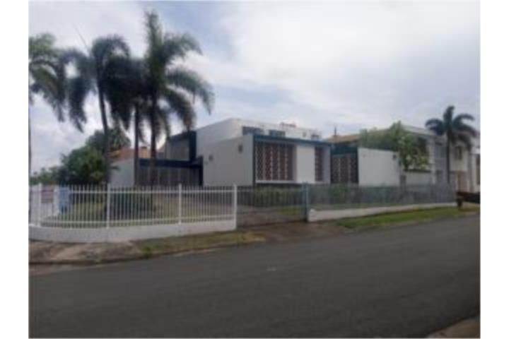Urb. Hermanas Dávila Bayamon 00959 PR
