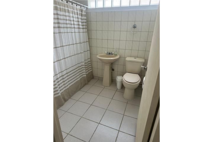 Lluveras Yauco 00637 PR