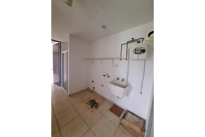 10 Av. Luis Muñoz Marín Aguada 00698 PR