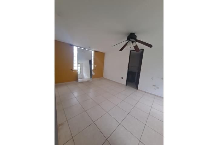 10 Av. Luis Muñoz Marín Aguada 00698 PR