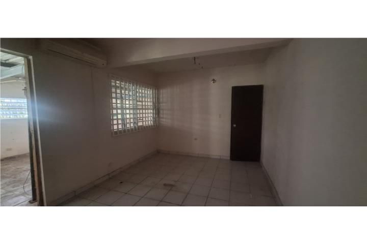 Calle Jacaranda Juncos 00777 PR