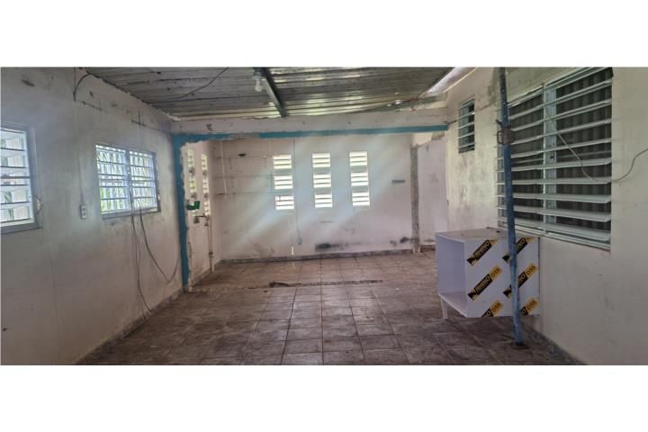 Calle Jacaranda Juncos 00777 PR