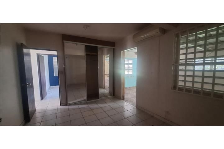 Calle Jacaranda Juncos 00777 PR