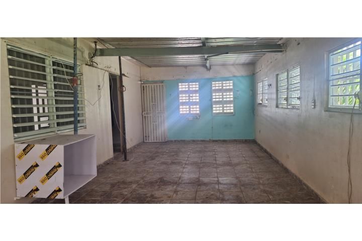 Calle Jacaranda Juncos 00777 PR