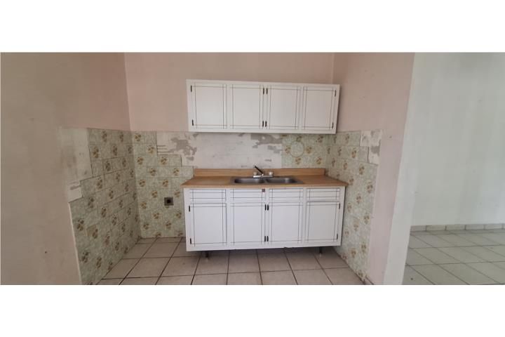Calle Jacaranda Juncos 00777 PR