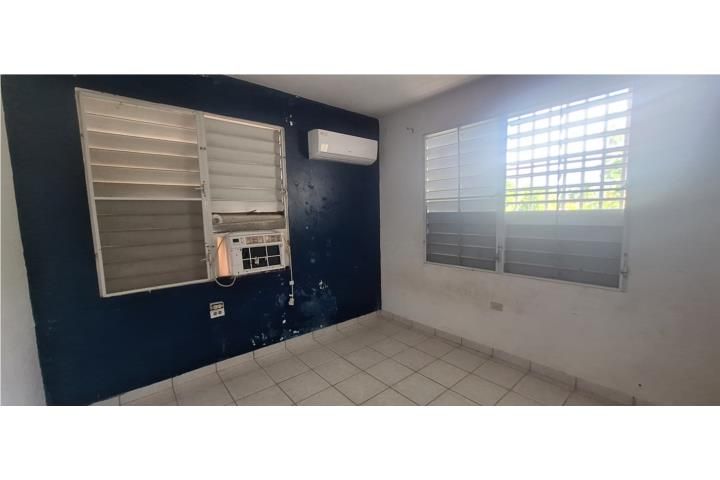 Calle Jacaranda Juncos 00777 PR