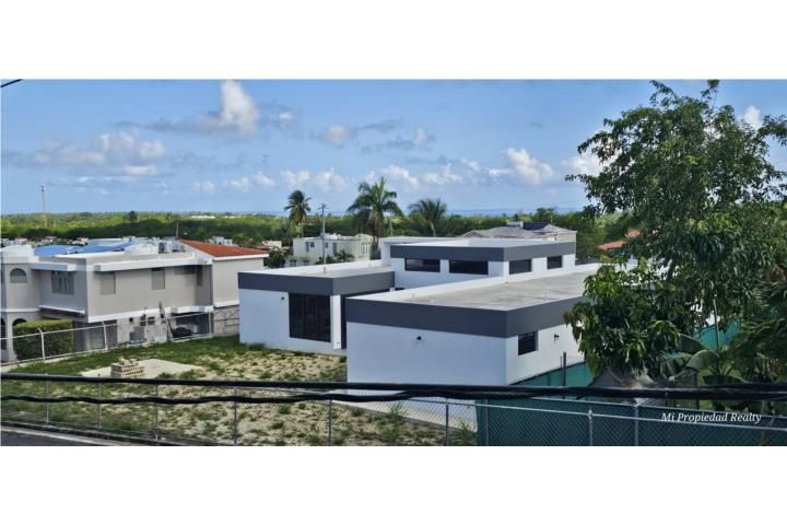 Cerro Gordo Vega Alta 00692 PR