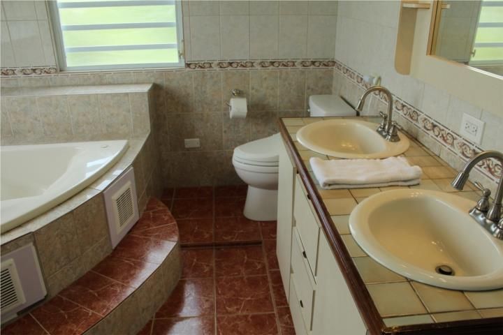 Bateyes Mayaguez 00680 PR