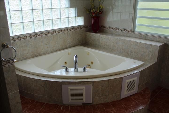 Bateyes Mayaguez 00680 PR