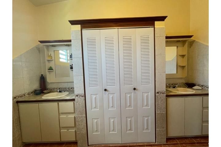 Bateyes Mayaguez 00680 PR