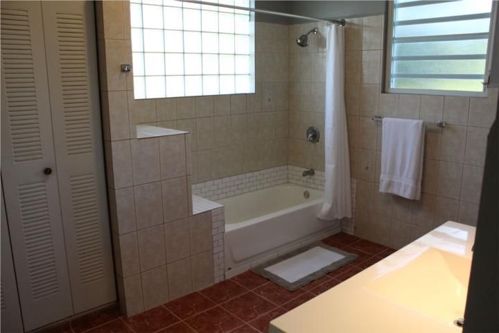 Bateyes Mayaguez 00680 PR